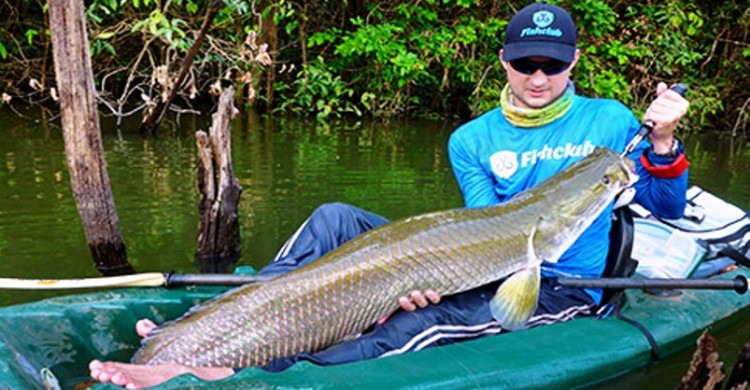 Pesca de caiaque também rende peixão nos rios do brasil